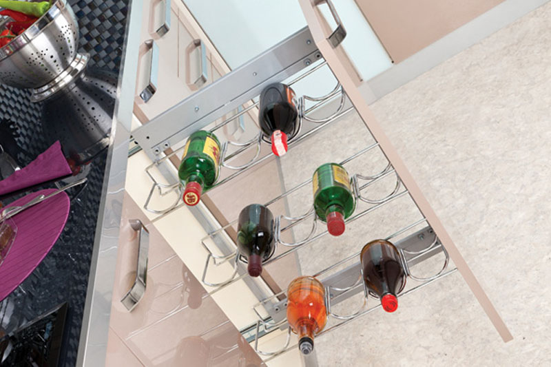 Выдвижные корзины и бутылочницы